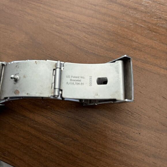 Green Bay Packers Watch Fossil Mens Wristwatch Three Hand Silver Large Logo NFL - Picture 5 of 6